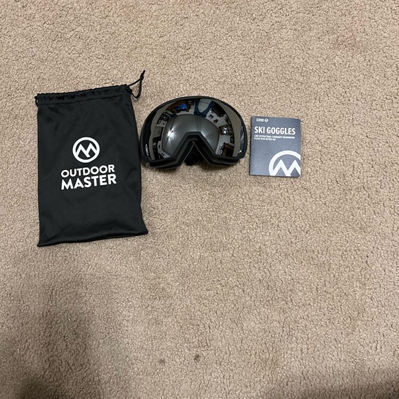 Retrospec Traverse H1 Snow Helmet and Outdoor Master Ski Goggles - Picture 8 of 11